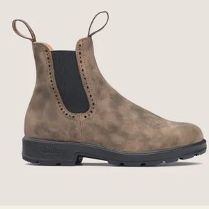 BRAND NEW BLUNDSTONES #1351